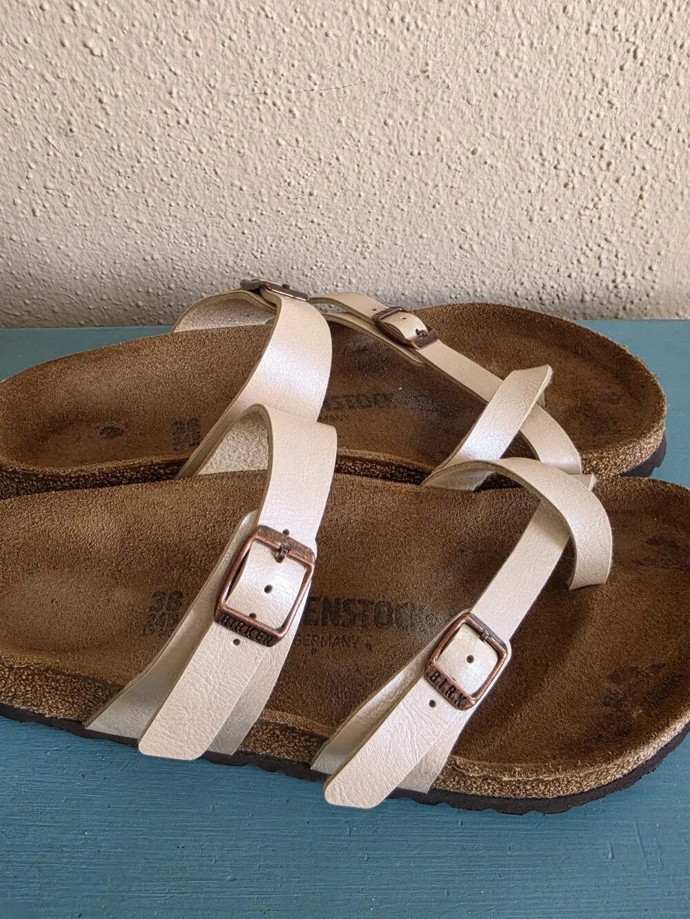 Birkenstock  Mayari Birko-Flor Sandal 38R L7 Graceful Pearl White Toe Loop Slide
